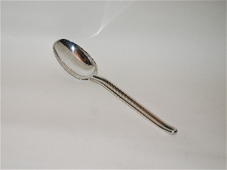 N. 3 cucchiai in argento da legumi